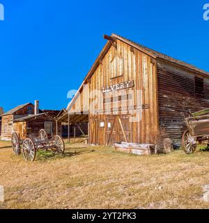 Livrea stabile a Nevada City città fantasma, montana Foto Stock