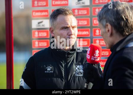 Matt Taylor post-match intervista dopo la partita di fa Cup tra Wealdstone FC e Wycombe Wanderers 30/11/24 Foto Stock