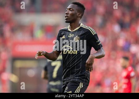 Lodz, Polonia. 23 agosto 2024. Zie Ouattara di Radomiak visto durante la partita polacca di PKO Ekstraklasa League tra Widzew Lodz e Radomiak Radom allo stadio municipale di Widzew Lodz. Punteggio finale; Widzew Lodz 3:2 Radomiak Radom. (Foto di Mikolaj Barbanell/SOPA Images/Sipa USA) credito: SIPA USA/Alamy Live News Foto Stock