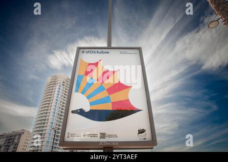 VALENCIA, SPAGNA - 13 OTTOBRE 2024: Un poster promozionale per il 9 ottobre, la giornata della Comunità Valenciana, chiamata anche 9 d'octubre, dia de l Foto Stock