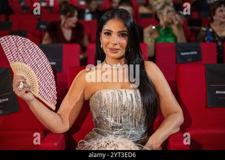 Jeddah, Arabia Saudita. 5 dicembre 2024. L'attrice egiziana Mona Zaki partecipa alla cerimonia di apertura della quarta edizione del Red Sea International Film Festival, in Piazza della Cultura, a Jeddah, Arabia Saudita, il 5 dicembre, 2024. foto di Balkis Press/ABACAPRESS. COM credito: Abaca Press/Alamy Live News Foto Stock