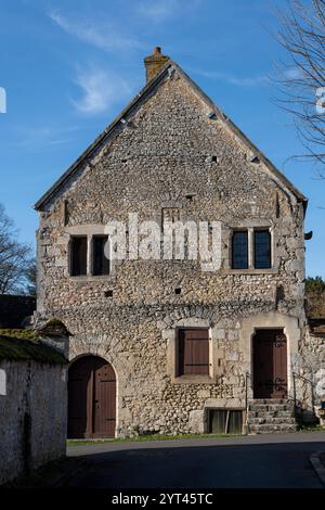 Provins, Francia - 11 30 2024: Vista panoramica della tipica casa in pietra della città medievale Foto Stock