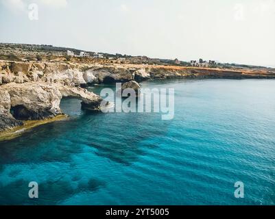 bridge of Love o Love Bridge è situato in una delle più belle attrazioni turistiche di Ayia Napa, Cipro. Foto Stock