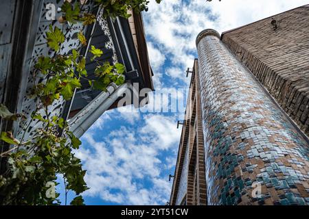 Famoso edificio delle Terme Blu nella Vecchia Tbilisi Foto Stock