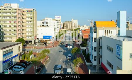 Paesaggio urbano di Naha, capitale della prefettura di Okinawa in Giappone il 27 febbraio 2018 Foto Stock