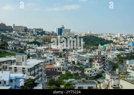 Paesaggio urbano di Naha, capitale della prefettura di Okinawa in Giappone il 27 febbraio 2018 Foto Stock