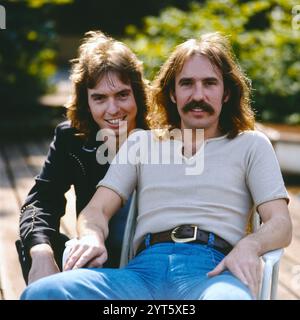 Bellamy Brothers, amerikanisches Country Musik Duo, bestehend aus den Brüdern Howard und David Bellamy, Portrait, Deutschland, 1980 circa. Bellamy Brothers, duo di musica country americana, i fratelli Howard e David Bellamy, Ritratto, Germania, circa 1980. Foto Stock