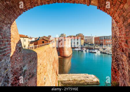 Vista sulla Fortezza Vecchia a Livorno, Italia. Foto Stock