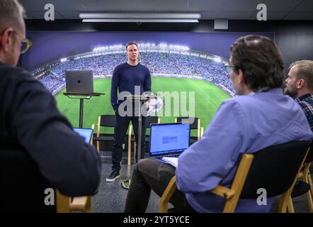 Malmo, Svezia. 6 dicembre 2024. Niklas Moisander dell'MFF alla conferenza stampa di venerdì allo stadio Eleda di Malmö. Moisander annuncia alla conferenza stampa che sta per terminare la sua carriera a causa di un infortunio al ginocchio. Foto: Johan Nilsson/TT/codice 50090 credito: TT News Agency/Alamy Live News Foto Stock