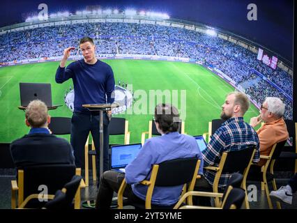 Malmo, Svezia. 6 dicembre 2024. Niklas Moisander dell'MFF alla conferenza stampa di venerdì allo stadio Eleda di Malmö. Moisander annuncia alla conferenza stampa che sta per terminare la sua carriera a causa di un infortunio al ginocchio. Foto: Johan Nilsson/TT/codice 50090 credito: TT News Agency/Alamy Live News Foto Stock