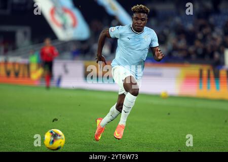 Fisayo Dele-Bashiru della Lazio visto in azione durante la partita di calcio italiana Freccia Rossa Coppa Italia (Coppa Italia) 2024-2025, SS Lazio vs SSC Napoli allo stadio Olimpico. Punteggio finale; SS Lazio 3:1 SSC Napoli. Foto Stock