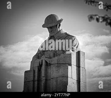 Langemark-Poelkapelle, il soldato spietato, anche Saint Julien Memorial, è un memoriale di guerra canadese in onore della prima Divisione canadese in un piccolo parco commemorativo nel villaggio di Saint-Julien, nella regione di Westhoek intorno a Ypres Foto Stock