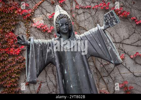 Münchner Kindl al Gebsattelbrücke. Monaco, Baviera, Germania. Foto Stock