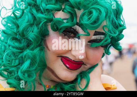 Inghilterra, Kent, dover, dover Pride Parade, Ritratto di Drag Artist Foto Stock