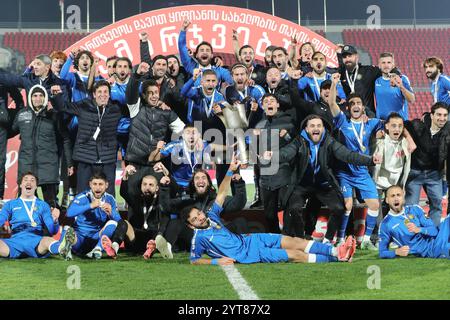 I giocatori del FC Spaeri celebrano la loro vittoria dopo la finale di Coppa di Georgia 2024 tra FC Spaeri e FC Dinamo Tbilisi al Mikheil Meskhi Foto Stock