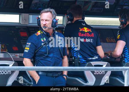 Yas Marina, Abu Dhabi. 6 dicembre 2024. Christian Horner (GBR) - RedBull Racing Team Principal durante la sessione di venerdì di Formula 1 Etihad Airways Abu Dhabi Grand Prix 2024, Yas Marina, Abu Dhabi 6-8 dicembre 2024 Credit: Alessio De Marco/Alamy Live News Foto Stock