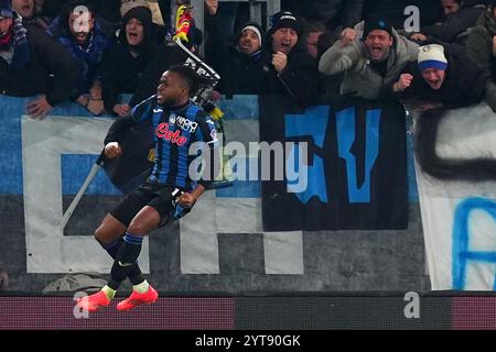 Bergamo, Italia. 6 dicembre 2024. AtalantaÕs Ademola Lookman festeggia dopo aver segnato 2-1 punti durante la partita di calcio di serie A tra l'Atalanta e l'AC Millan allo Stadio Gewiss di Bergamo - venerdì 6 dicembre 2024. Sport - calcio . (Foto di Spada/Lapresse) credito: LaPresse/Alamy Live News Foto Stock