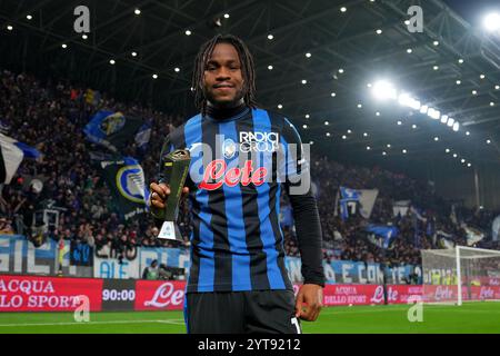 Bergamo, Italia. 6 dicembre 2024. AtalantaÕs Ademola Lookman panini giocatrice della partita di serie A tra Atalanta e AC Millan allo Stadio Gewiss di Bergamo - venerdì 6 dicembre 2024. Sport - calcio . (Foto di Spada/Lapresse) credito: LaPresse/Alamy Live News Foto Stock