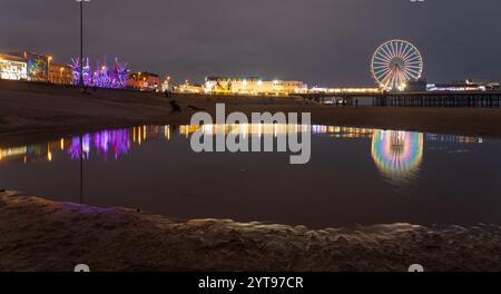 Central Pier, Blackpool, Lancashire. Nella foto di novembre 2024. Foto Stock