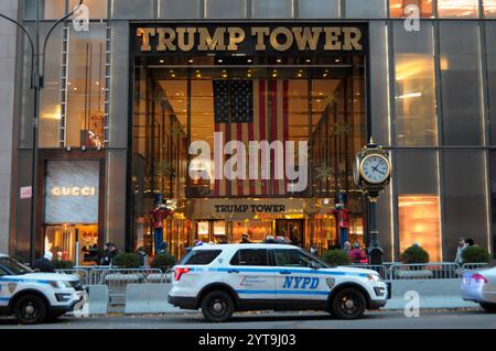 New York, Stati Uniti. 5 dicembre 2024. Trump Tower si trova sulla Fifth Avenue a Manhattan, New York. (Foto di Jimin Kim/SOPA Images/Sipa USA) credito: SIPA USA/Alamy Live News Foto Stock