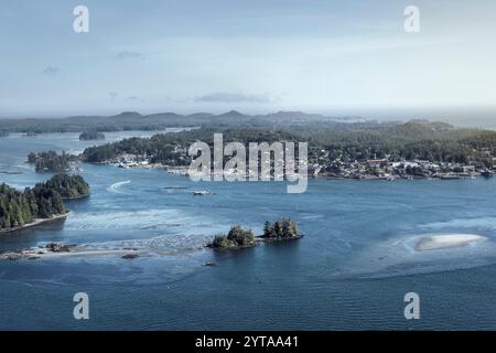 Volo panoramico su Tofino, Isola di Vancouver. Canada Foto Stock