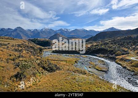 Il fiume Mount Cheeseman e le Alpi meridionali nell'autunno della nuova Zelanda Foto Stock