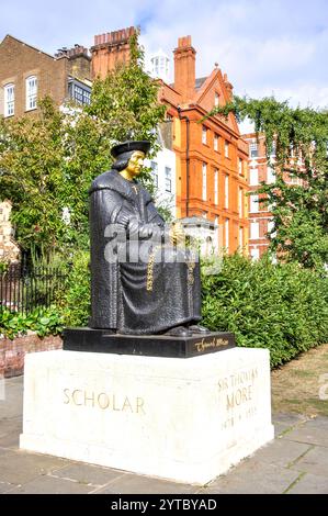 Statua di Sir Thomas More, Cheyne Walk, Chelsea, Royal Borough di Kensington e Chelsea, Greater London, Inghilterra, Regno Unito Foto Stock