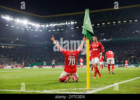 Vinicius Lopes festeggia dopo aver segnato un gol durante la partita della Liga Portugal tra le squadre dello Sporting CP e del CD Santa Clara all'Estadio Jose Alvalade (Mac Foto Stock