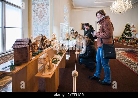 Rosice, regione di Brno. 7 dicembre 2024. Presepi Mostra nel castello di Rosice, regione di Brno, Repubblica Ceca, 7 dicembre 2024. Crediti: Patrik Uhlir/CTK Photo/Alamy Live News Foto Stock