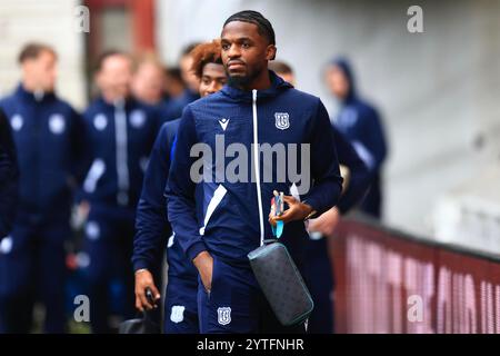 7 dicembre 2024; Tynecastle Park, Edimburgo, Scozia: Scottish Premiership Football, Heart of Midlothian vs Dundee; Billy Koumetio di Dundee arriva al Tynecastle Park Foto Stock