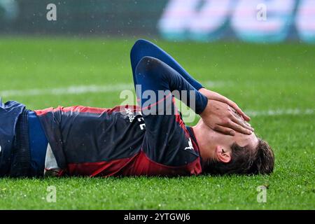 Genova, Italia. 7 dicembre 2024. Fabio Miretti del Genoa si è infortunato durante la partita di calcio di serie A tra Genova e Torino allo Stadio Luigi Ferraris di Genova, Italia - sabato 7 dicembre 2024. Sport - calcio . (Foto di Tano Pecoraro/Lapresse) credito: LaPresse/Alamy Live News Foto Stock