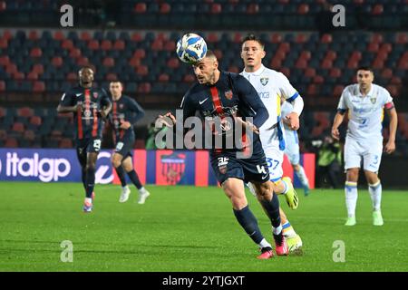 Cosenza, Italia. 7 dicembre 2024. Pietro Martino durante la partita di serie B Cosenza 1914 vs Frosinone calcio italiano a Cosenza Stadio San Vito-Gigi Marulla, Italia, 7 dicembre 2024 Credit: Independent Photo Agency/Alamy Live News Foto Stock