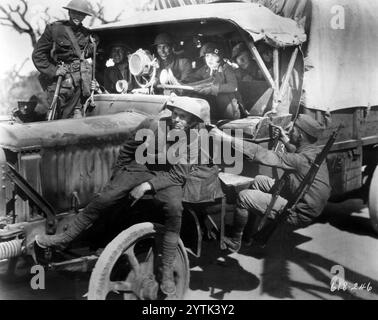 Ali (Paramount 1927). Foto ritratto pubblicitario - Vincitore dell'Oscar - con Clara Bow, Charles "Buddy" Rogers, Richard Arlen e Gary Cooper Foto Stock