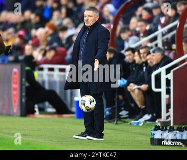 7 dicembre 2024; Tynecastle Park, Edimburgo, Scozia: Scottish Premiership Football, Heart of Midlothian vs Dundee; Dundee manager Tony Docherty Foto Stock