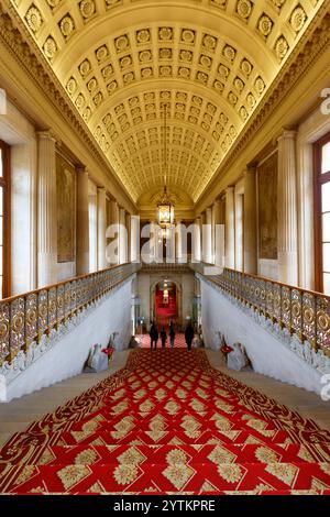 PARIGI, FRANCIA, SEPEMBER 22 , 2024 ' : la grande scalinata del palazzo del Lussemburgo, sede del Senato francese, una delle due camere del Pa francese Foto Stock