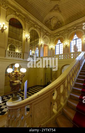 PARIGI, FRANCIA, SEPEMBER 22 , 2024 ' : la scalinata di Boffrand nel palazzo del Lussemburgo, sede del Senato francese, una delle due camere dei francesi Foto Stock