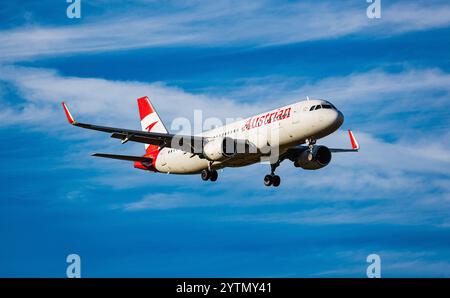 Zurigo, Svizzera, 6 settembre 2024: Un Airbus A320-214 dell'Austrian Airlines si avvicina all'aeroporto di Zurigo. Registrazione OE-LZF. (Foto di e. Foto Stock