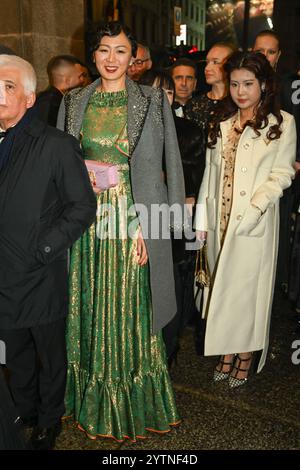 Milano, Italia. 7 dicembre 2024. Milano, prima della Scala. Serata di apertura con l'opera la Credit: Agenzia fotografica indipendente/Alamy Live News Foto Stock