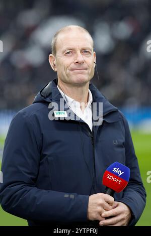 Francoforte sul meno, Ger. 7 dicembre 2024. Bild: V.l. Trainer Jess Thorup (FC Augsburg) 07.12.2024, Fussball, Bundesliga, Eintracht Frankfurt - FC Augsburg, GER, Frankfurt am Main, Deutsche Bank Park, DFL LE NORMATIVE VIETANO QUALSIASI USO DI FOTOGRAFIE COME SEQUENZE DI IMMAGINI E/O QUASI-VIDEO. Credito: HMB Media/Alamy Live News Foto Stock