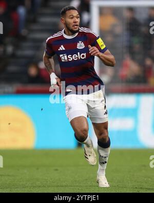 Joelinton of Newcastle United durante la partita di Premier League Brentford vs Newcastle United al Gtech Community Stadium, Londra, Regno Unito, 7 dicembre 2024 (foto di Alfie Cosgrove/News Images) Foto Stock