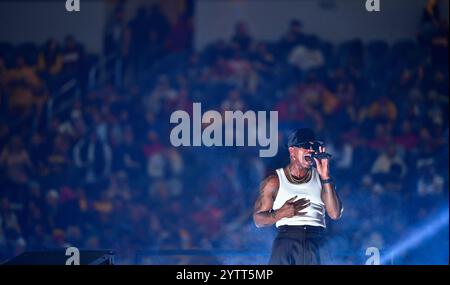 Arlington, Texas, Stati Uniti. 7 dicembre 2024. Ne-Yo si esibisce durante l'intervallo della partita di football universitario del Big XII Championship tra gli Arizona State Sun Devils e gli Iowa State Cyclones all'AT&T Stadium di Arlington, Texas. Austin McAfee/CSM/Alamy Live News Foto Stock