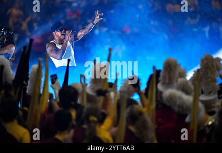 Arlington, Texas, Stati Uniti. 7 dicembre 2024. Ne-Yo si esibisce durante l'intervallo della partita di football universitario del Big XII Championship tra gli Arizona State Sun Devils e gli Iowa State Cyclones all'AT&T Stadium di Arlington, Texas. Austin McAfee/CSM/Alamy Live News Foto Stock