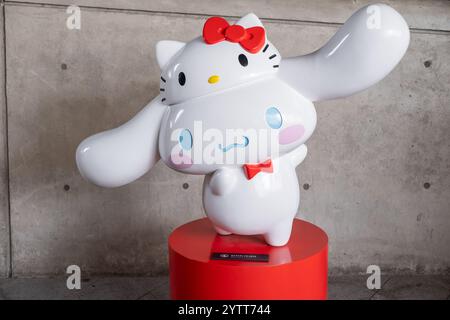 Seoul, Corea del Sud - 2 agosto 2024: Mostra speciale Hello Kitty 50th Anniversary al Dongdaemun Design Plaza o DDP. Foto Stock