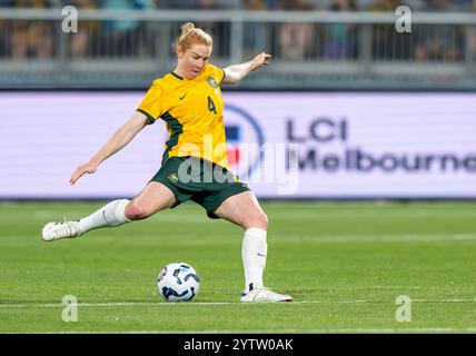 Geelong, Australia. 7 dicembre 2024. L'australiano Clare Polkinghorne si vede in azione passando il centrocampo durante la partita amichevole contro i Matildas contro il cinese Taipei. Partita di addio per l'australiano Clare Polkinghorne. Punteggio finale Australia 6 - Chinese Taipei 0. Credito: SOPA Images Limited/Alamy Live News Foto Stock