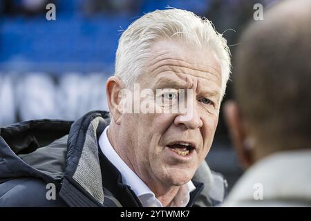TILBURG, 08-12-2024. Stadio Koning Willem II. Eredivisie voetbal, stagione 2024-2025. Willem II - SC Heerenveen. Peter Maes, allenatore di Willem II, intervista con ESPN. Foto Stock