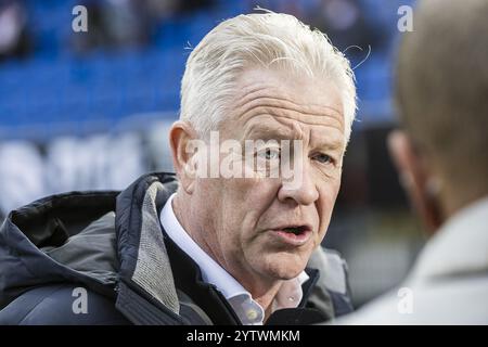 TILBURG, 08-12-2024. Stadio Koning Willem II. Eredivisie voetbal, stagione 2024-2025. Willem II - SC Heerenveen. Peter Maes, allenatore di Willem II, intervista con ESPN. Foto Stock