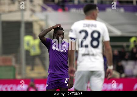 Firenze, Italia. 8 dicembre 2024. Moise Kean della Fiorentina guarda durante la partita di serie A Enilive 2024/2025 tra Fiorentina e Cagliari - serie A Enilive allo Stadio Artemio Franchi - Sport, calcio - Firenze, Italia - domenica 8 dicembre 2024 (foto di massimo Paolone/LaPresse) credito: LaPresse/Alamy Live News Foto Stock