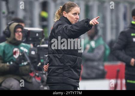 Milano, Italia, Italia. 8 dicembre 2024. Suzanne BAKKER dell'AC Milan durante la partita di serie A femminile tra AC Milan e FC Internazionale allo Stadio San Siro l'8 dicembre 2024 a Milano. (Credit Image: © Matthieu Mirville/ZUMA Press Wire) SOLO PER USO EDITORIALE! Non per USO commerciale! Crediti: ZUMA Press, Inc./Alamy Live News Foto Stock