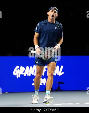 L'australiano Alex de Minaur durante il suo match contro il francese Gael Monfils (non illustrato) nella Grand Final UTS di Londra 2024 alla Copper Box Arena di Londra. Data foto: Domenica 8 dicembre 2024. Foto Stock