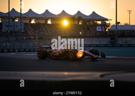 Abu Dhabi, Emirati Arabi Uniti. 7 dicembre 2024. Carlos Sainz della Scuderia Ferrari F1 Team durante il giorno della gara. Ahmad al Shehab/Alamy Live News. Foto Stock